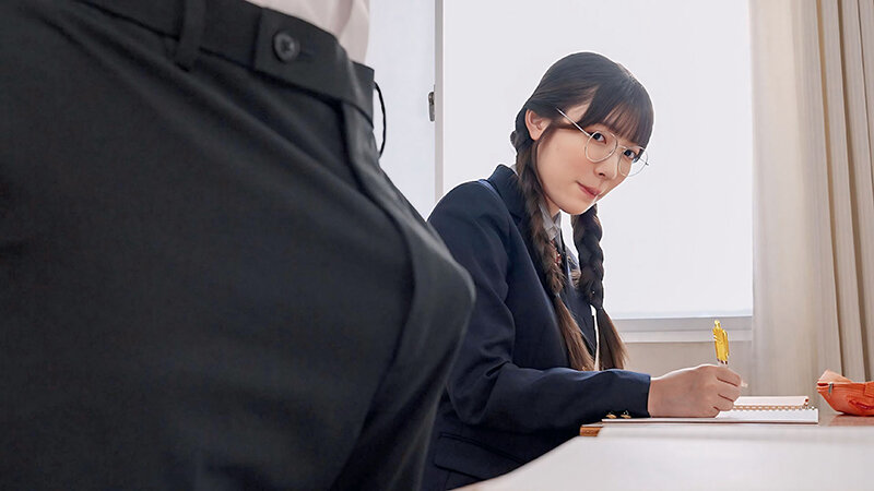 マワされ願望！脱いだら凄いクラスの地味な人見知りJ系は乱交にどハマり！笑顔で全員にハメ倒される変態娘 浦上ひのり 1枚目