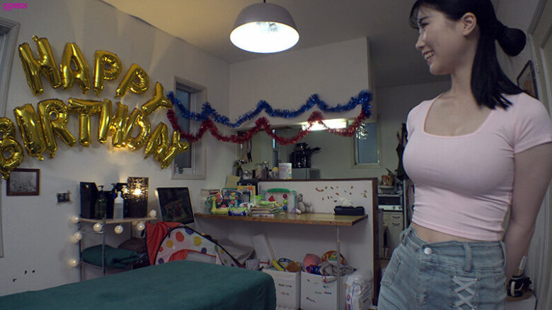 生活に困り自宅でメンズエステを始めた近所のシングルマザーと中出しSEX ここさん（25歳） 8枚目