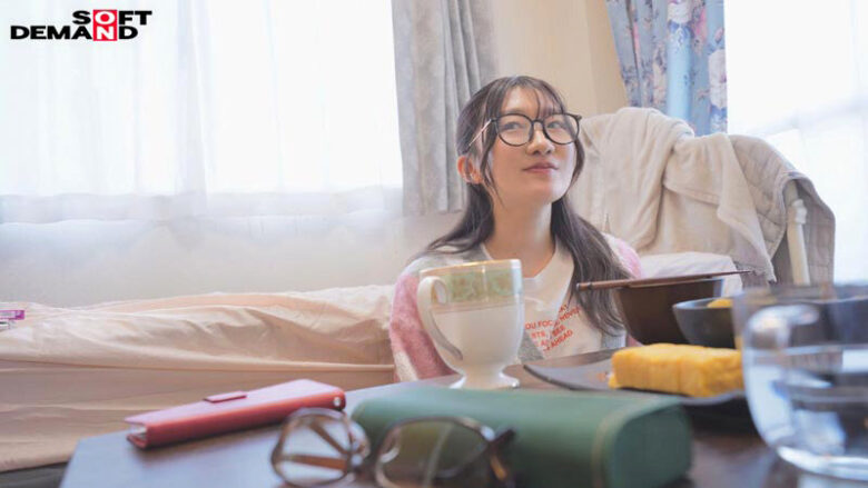 【会社に内緒・自宅で初撮り】奨学金450万、限界新卒ちゃん。地味っぽいけど脱いだらクッソむちエロ漫画ボディ。 きよか 24歳 5枚目