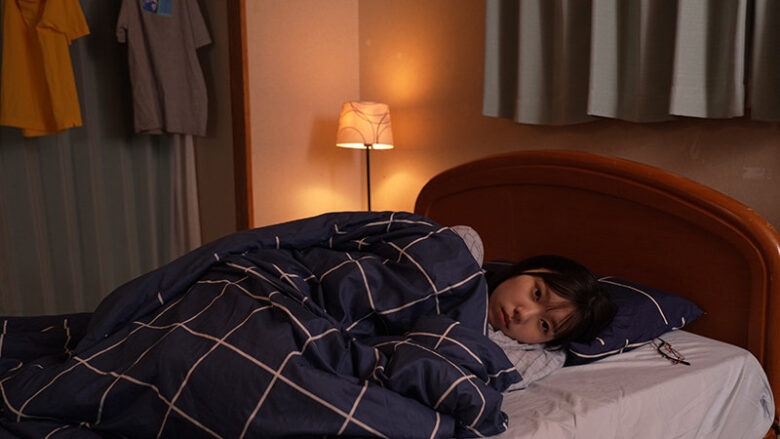 教え子の押しかけ誘惑に負けた日…家出してきた巨乳J○と中出し懇願同棲生活。 さつき芽衣 2枚目