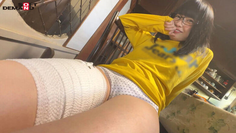 ドキュメント「アラサー喪女ニート」～ボクのお姉ちゃんは数年前と変わっていなかった～ チ×ポに目を輝かす〇〇体型の干物姉（27） 10枚目