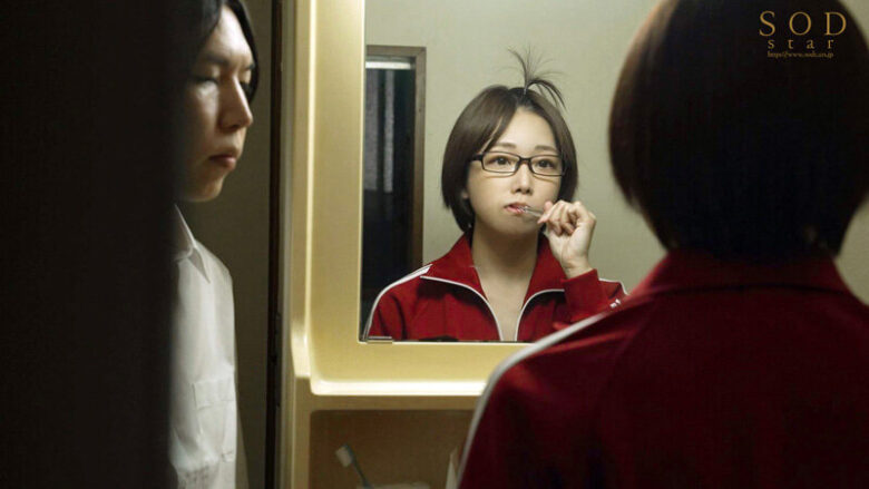 突然、弟が数年ぶりに帰省した。実家暮らしの私は三十路なのに未だ家事手伝い（ニート）で恥ずかしかった。 アラサー喪女ニート 隠れエロ尻の姉（30） 紗倉まな 【AV debut 12周年記念 特典映像付き】 15枚目