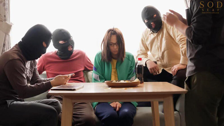 アラサー喪女ニート3 悪い男にナンパされた！ホスト風イケメンにホイホイついていったら、その仲間たちに干物マ×コをタライ回しにされちゃった。天宮花南 6枚目