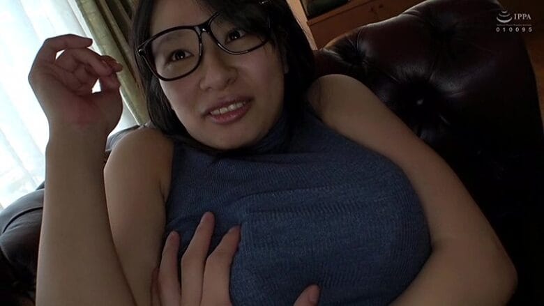 パートちゃん。発育良すぎ… Kカップ はな 居酒屋勤務の「むっちむち」「爆乳」「ドM」三拍子揃ったメガネ地味主婦、店長と絶賛不倫中 春菜はな 1枚目