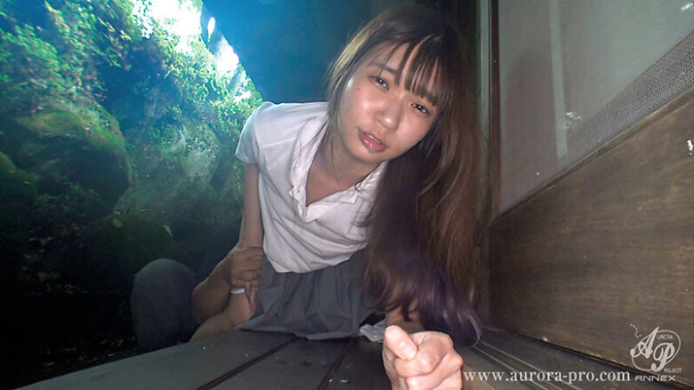 純朴美少女との唾液が糸引き、愛液飛び散る変態お泊りセックス。 樋口みつは 10枚目