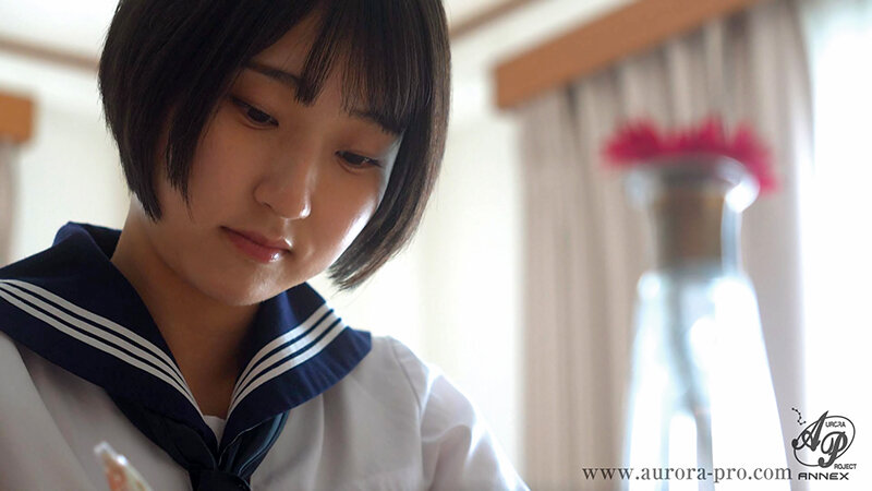 中年チ〇ポ偏愛女学生 留守番中に近所のおじさん達に中出しされちゃいました 糸井瑠花 3枚目