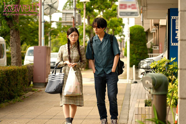 地味なオタク友達はムッツリで早漏で超絶倫エグイほどしゃぶってすんげぇはしたなく腰振って僕のチ●ポを調教したがる…。 設楽ゆうひ 7枚目