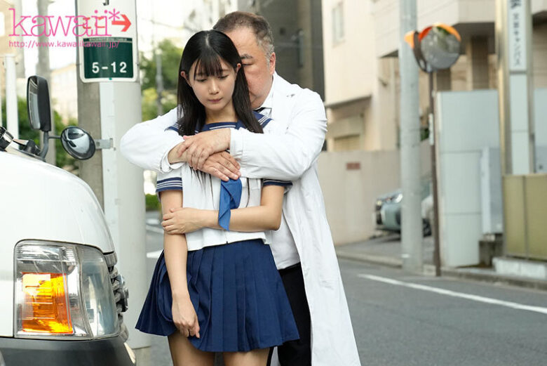 おとなしい君と制服のまま中出しセックスする僕は最低の教師です 谷村凪咲 2枚目