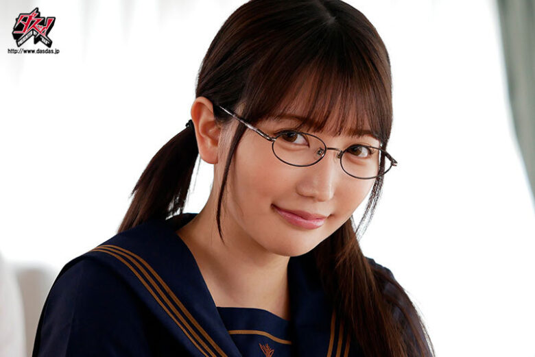 学校中でコッソリ天才的潮吹きプッしゃあSEXするデカパイ淫キャ観察日記 弓乃りむ 1枚目