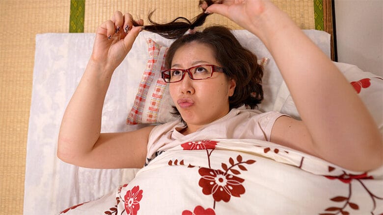 合算12発抜き！！親の再婚でできた義姉は喪女！だらしないのにエロすぎた無防備巨乳な姉に杭打ち中出しされた僕…南天音 1枚目