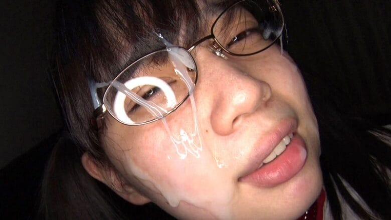 「私をメチャクチャにしてください・・」 巨乳すっぴんメガネっ娘 21歳 コンビニ店員 Hカップ（95cm） ヒップ90cm 18枚目