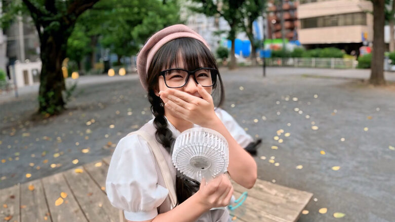 りおりお（21歳/Bカップ）【イラストを描くのが趣味な陰キャ地味オタク女子大生】ド変態マゾメス肉便器・3P【SNSで〇〇女子と繋がってみた！】 1枚目