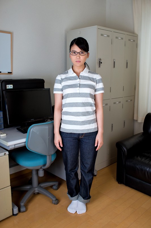 ウブでまじめなメガネっ娘 朝比奈さん 1枚目