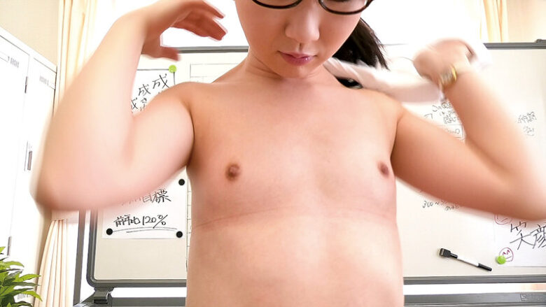 メガネ×制服が似合う女の子に中出し5人 15枚目