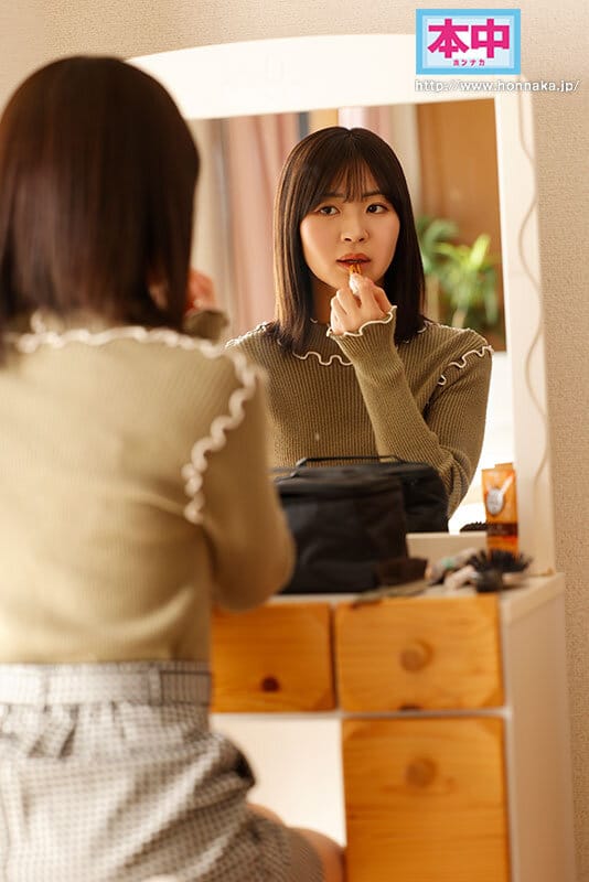 コンドームのつけ方を教えていただけなのに！ 喪女な姉が大学デビューを果たしたら…あり余る性欲が爆発！！弟チ●ポにグラインド騎乗位で絶頂中出し求めちゃうエッチな姉貴。 東條なつ 1枚目