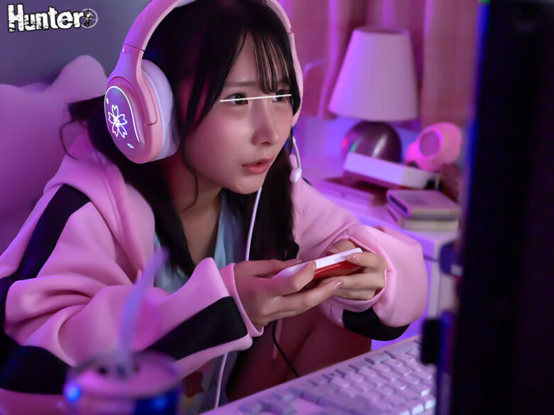 父の再婚で急に家が暗くなった！？突然出来た家族が全員地味過ぎ！義母は地味隠れ巨乳で義姉は喪女ニート！更に義妹は腐女子ゲーマー！仲良くなれる気がしないと思ったら…全員超エッチでボクのチ○ポを通じて意気投合！今では全員アヘ顔でボクのチ○ポを求めてきました！ 8枚目