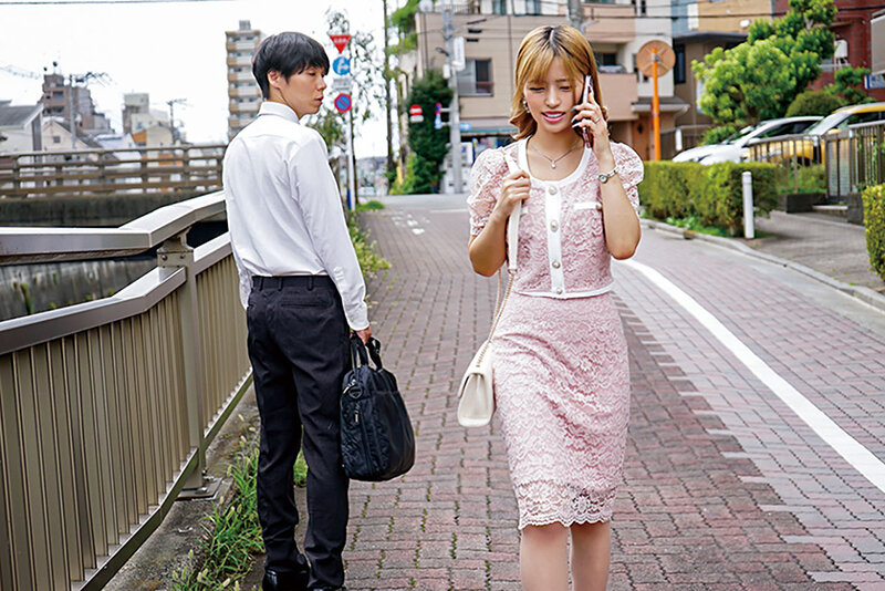 同級生デカチン不倫 地味だったクラスの女が十年ぶりに再会したらセレブな人妻になっていたので巨根で突きまくり俺の女にしてしまった件 椿りか 2枚目