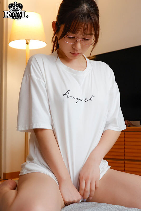 王様ゲームで急接近した隠れ淫乱な地味巨乳と、一泊二日のラブラブ中出しセックス。 五日市芽依 14枚目