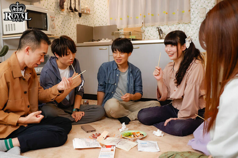 王様ゲームで急接近した隠れ淫乱な地味巨乳と、一泊二日のラブラブ中出しセックス。 五日市芽依 7枚目