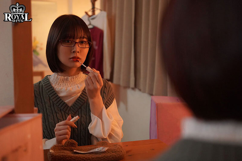 僕の姉は地味で控えめですが、眼鏡を外すと、絶世の美女で我慢できず迫ったら素股からの生挿入で初中出しをさせてくれました。 鳳みゆ 2枚目