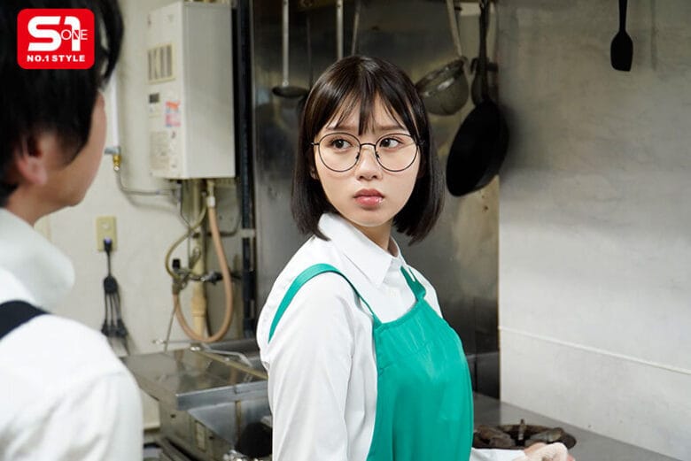 バイト先の地味なノーマーク女子と一緒に飲んだら… まさかのSEX大好きエロモンスターで精液透明になるまで何度もヌカれた。 兒玉七海 2枚目