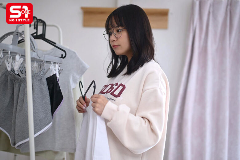 見た目は地味だが脱いでコレだったらどうする…？部活しかしてこなかった性欲強い隠れ巨乳女子大生 田野憂 1枚目