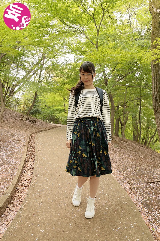 欲求腐満子 かりん（23歳） 普通のエッチでは物足りません。私は変態ですか？ 1枚目