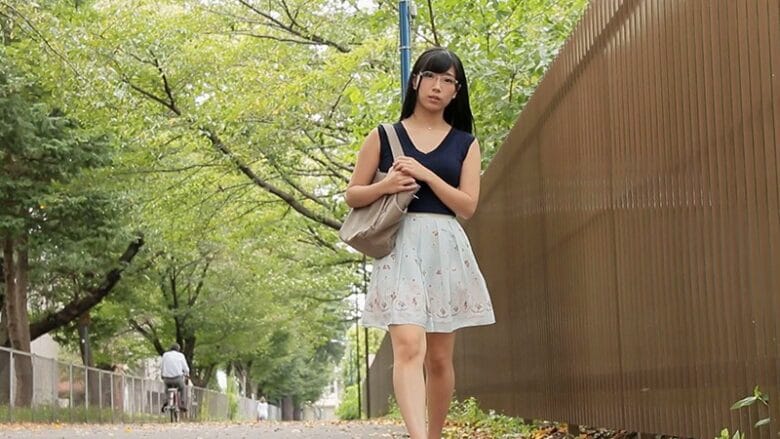 欲求腐満子 みひな（22歳） カラダが敏感すぎて男の人に引かれます。だからいつも自分を抑えてセックスしてます。一度、自分を解放して100回ぐらいイッてみたいんでお願いできますか？ 1枚目